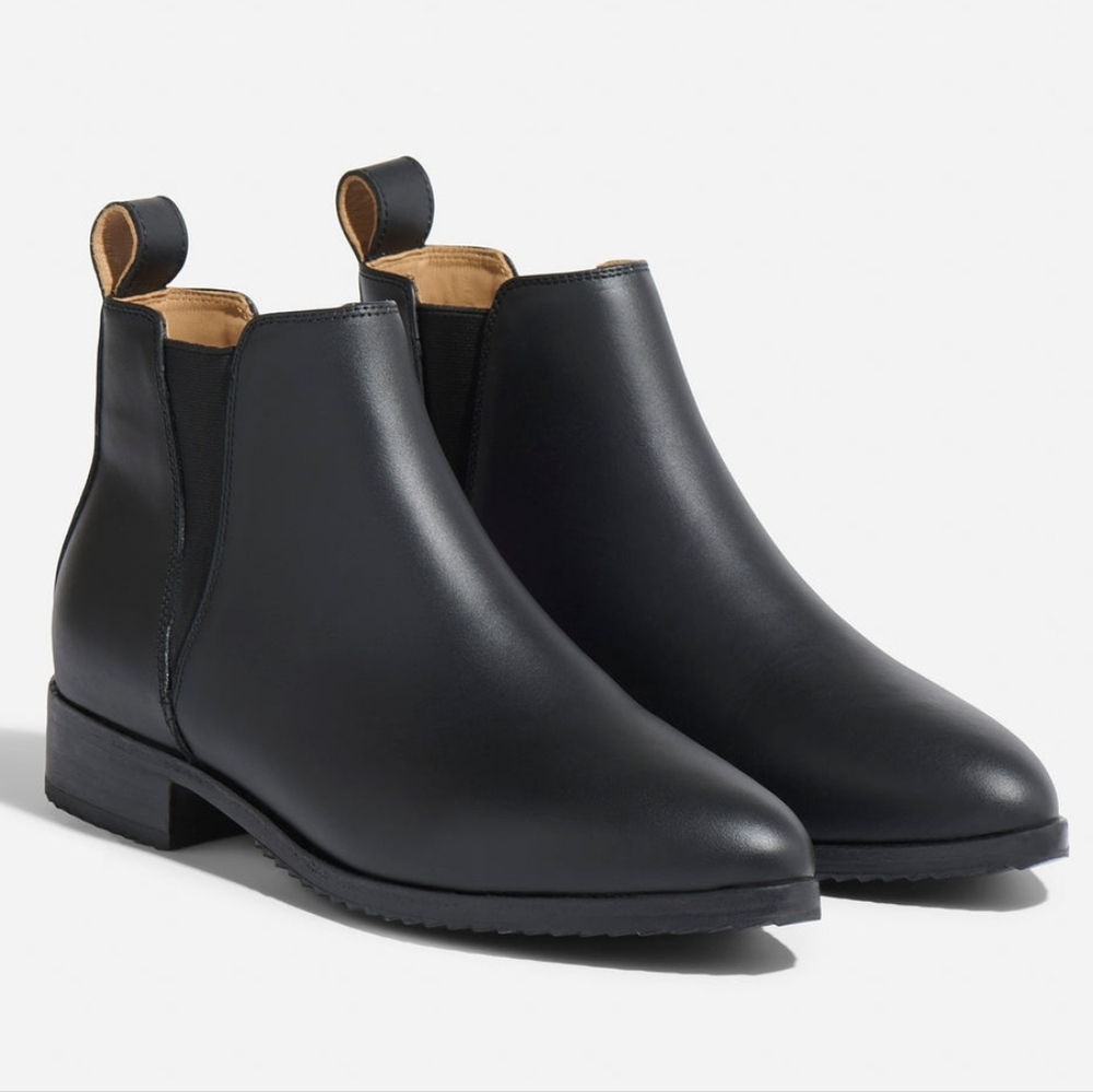 Nisolo Classic Black Leather Eva Everday  Chelsea Boots